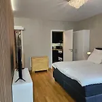 Cozy & In The Royal Heart Of Apartment *