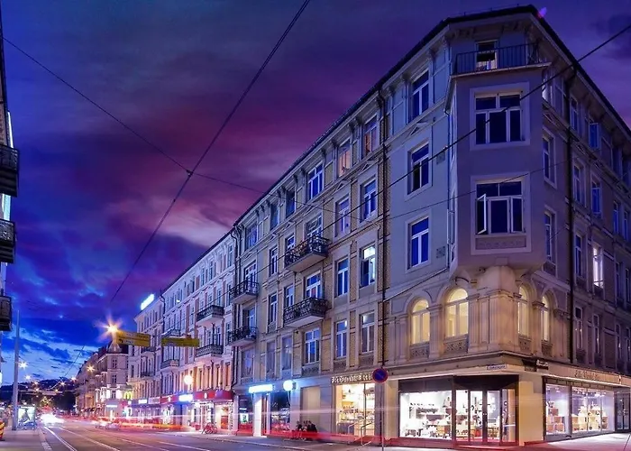 아파트 Cozy & In The Royal Heart Of *